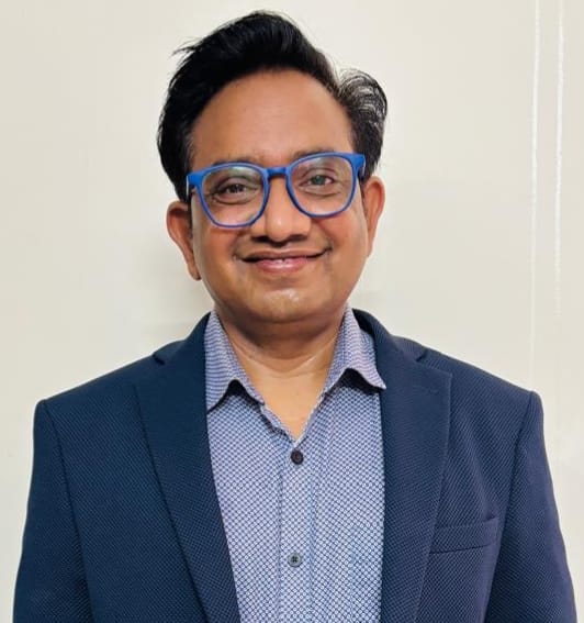 DR. VINOD VASAVA(MBBS,MD)PAEDIATRCS & NEONATOLOGIST
